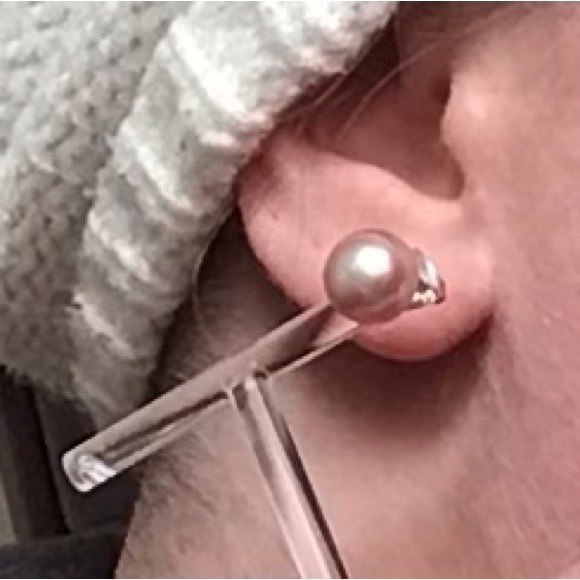 Large Peach Freshwater Pearl Studs in Stainless Steel #2 - Picture 4 of 5